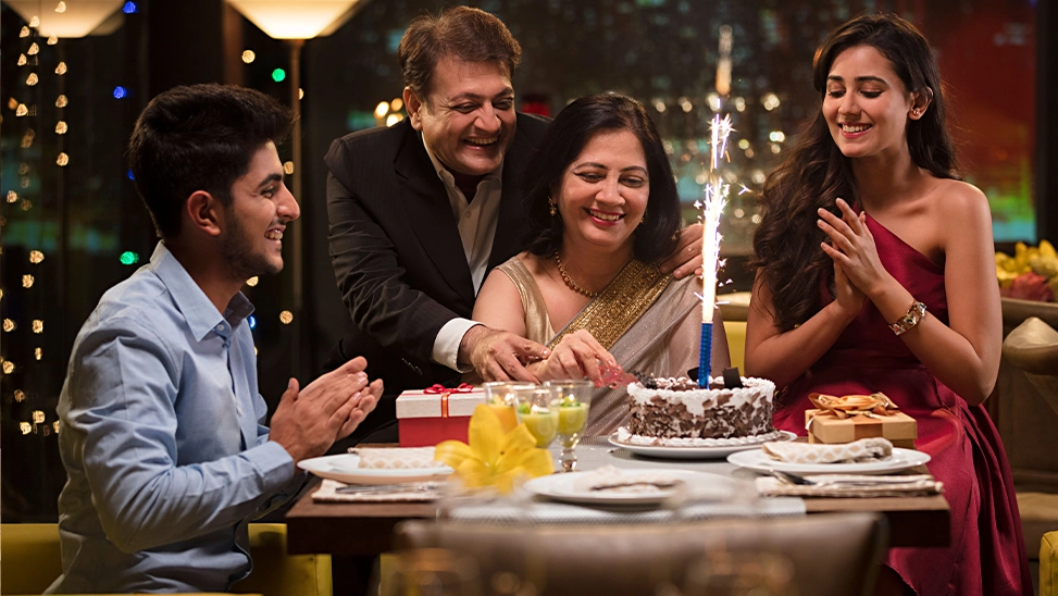 Candlelit private dinner for two on the veranda, Willowdale Naukuchiatal