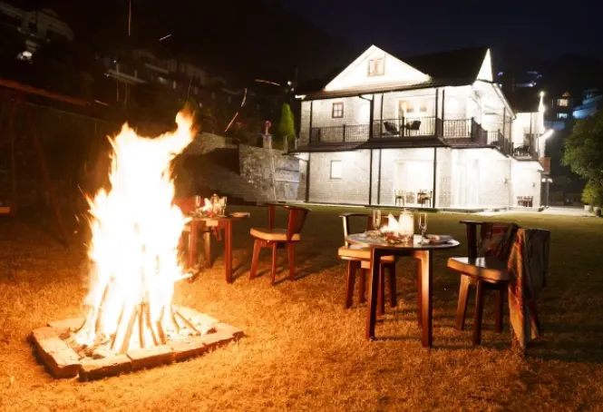 Bonfire Evenings, Willowdale Naukuchiatal