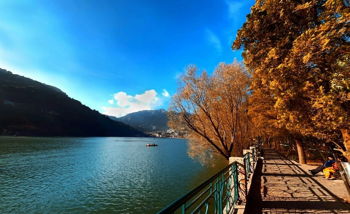 Why Autumn Is the Perfect Season to Stay in Naukuchiatal, Uttarakhand