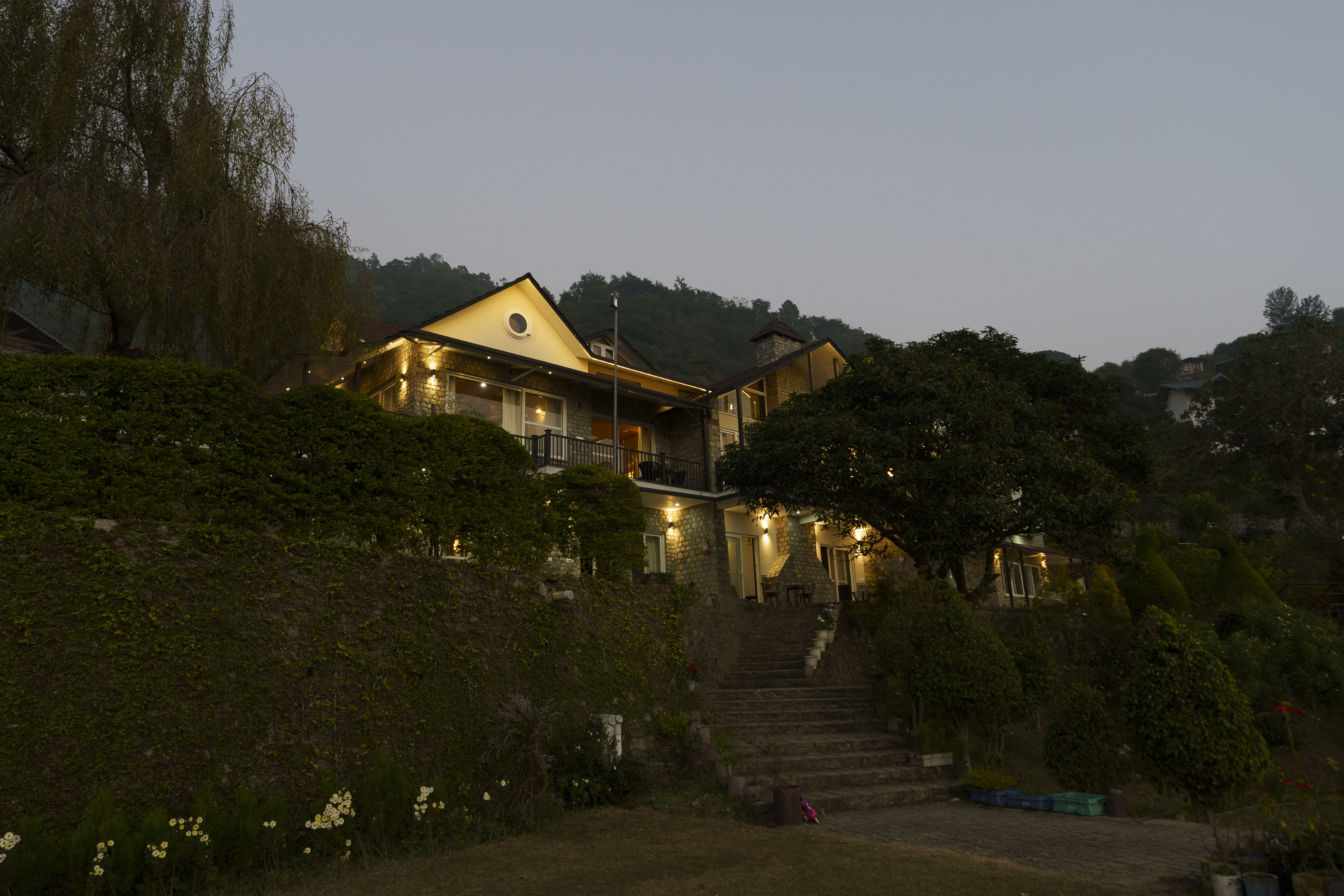 Luxury Villa vs Hotel: Which Is Better for Your Uttarakhand Vacation?